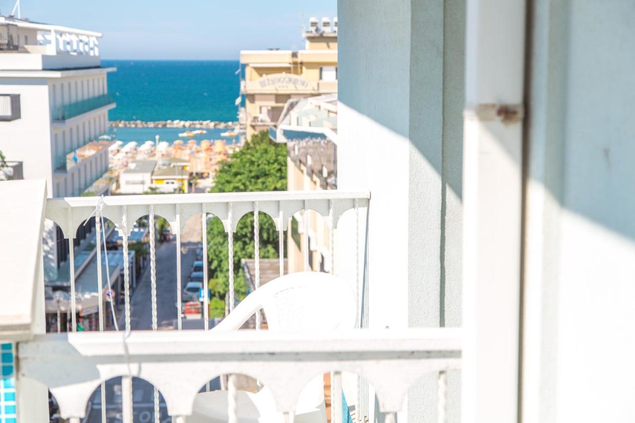 Hotel Elite Cattolica Bagian luar foto