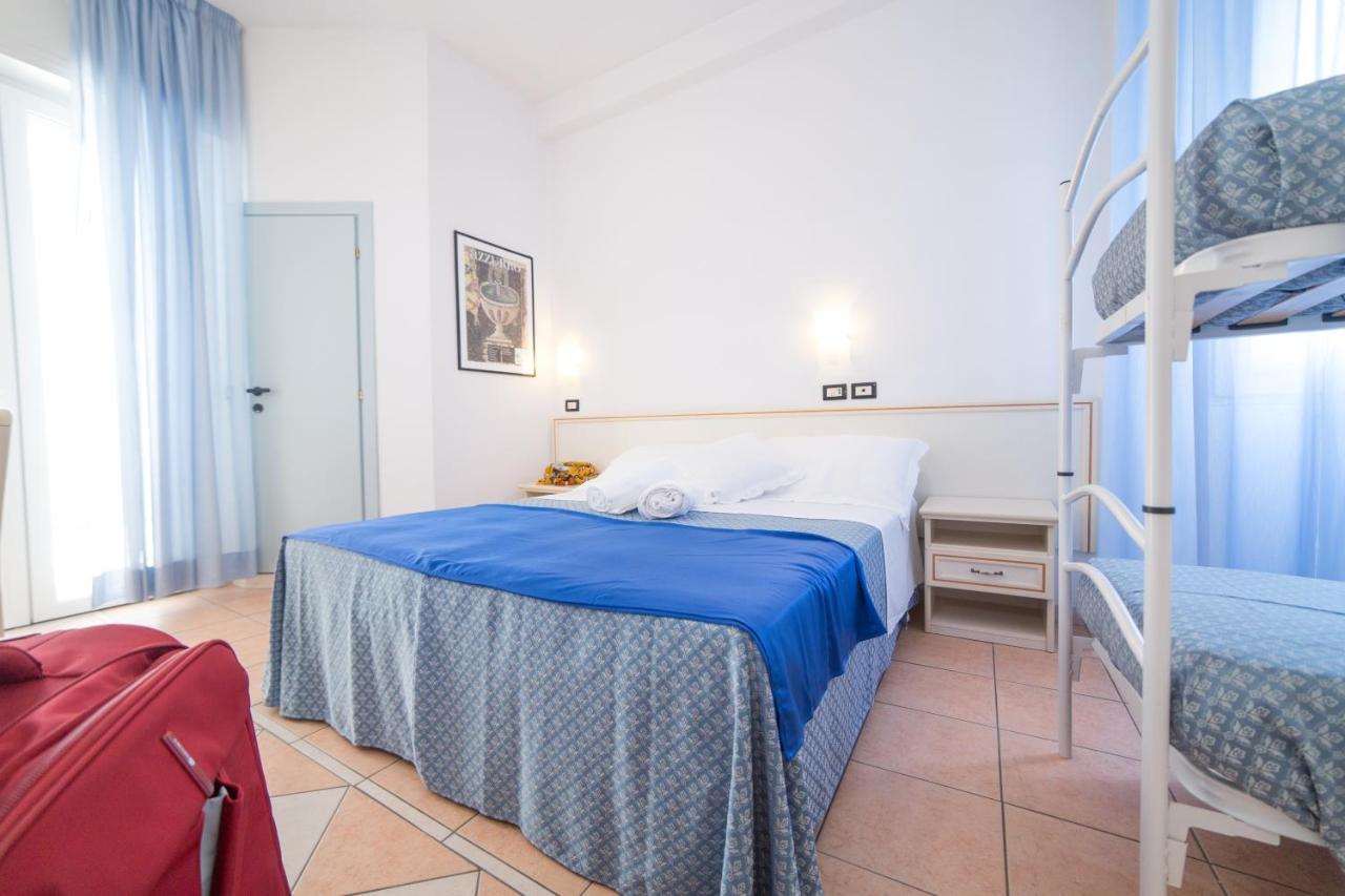 Hotel Elite Cattolica Bagian luar foto