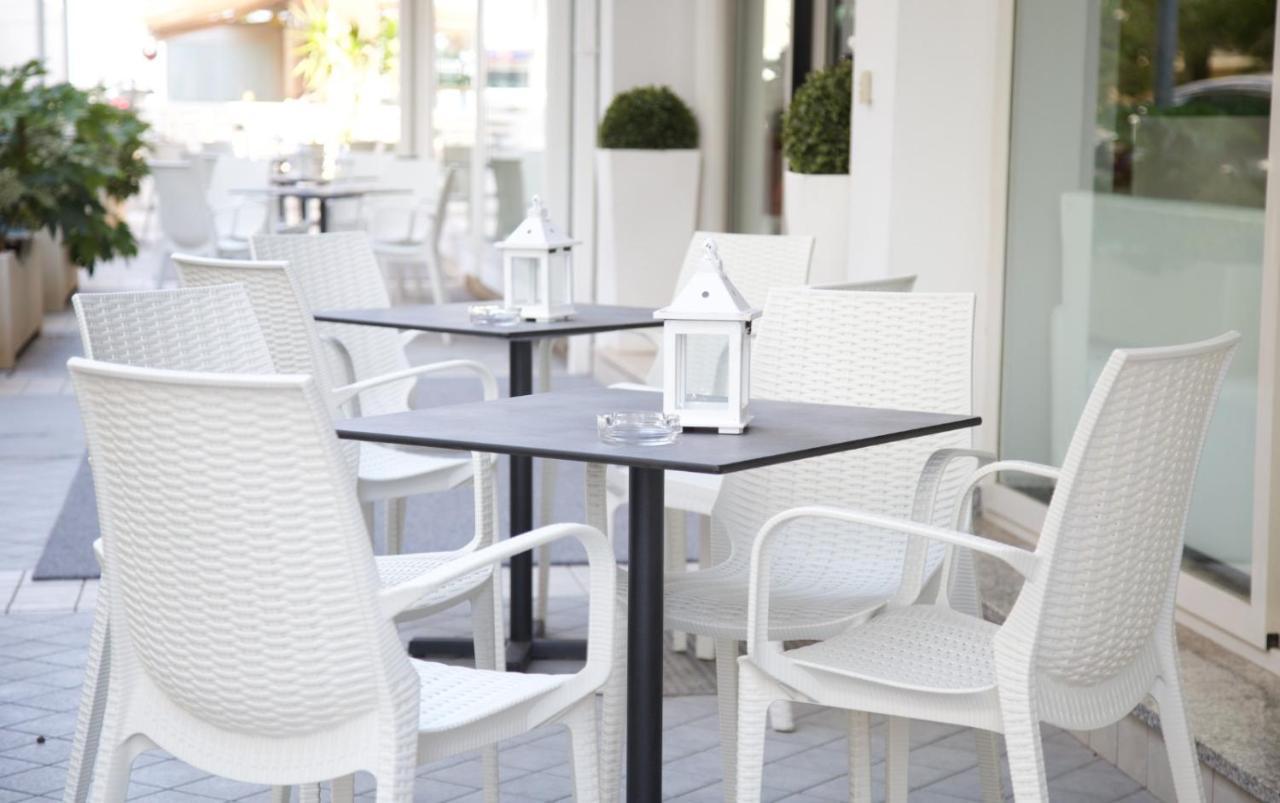 Hotel Elite Cattolica Bagian luar foto