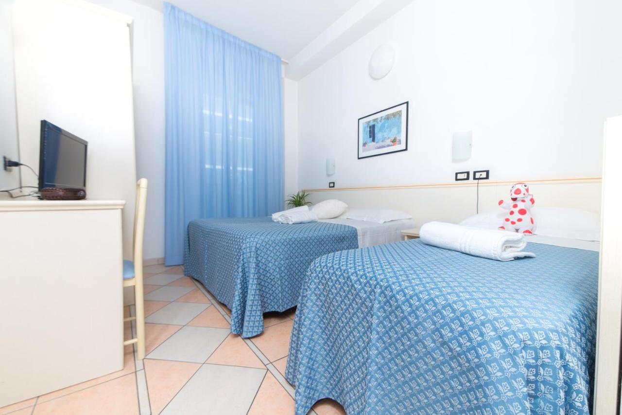 Hotel Elite Cattolica Bagian luar foto