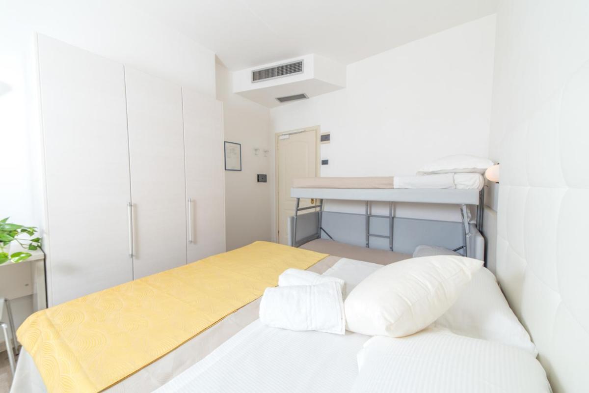Hotel Elite Cattolica Bagian luar foto