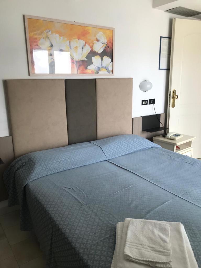 Hotel Elite Cattolica Bagian luar foto