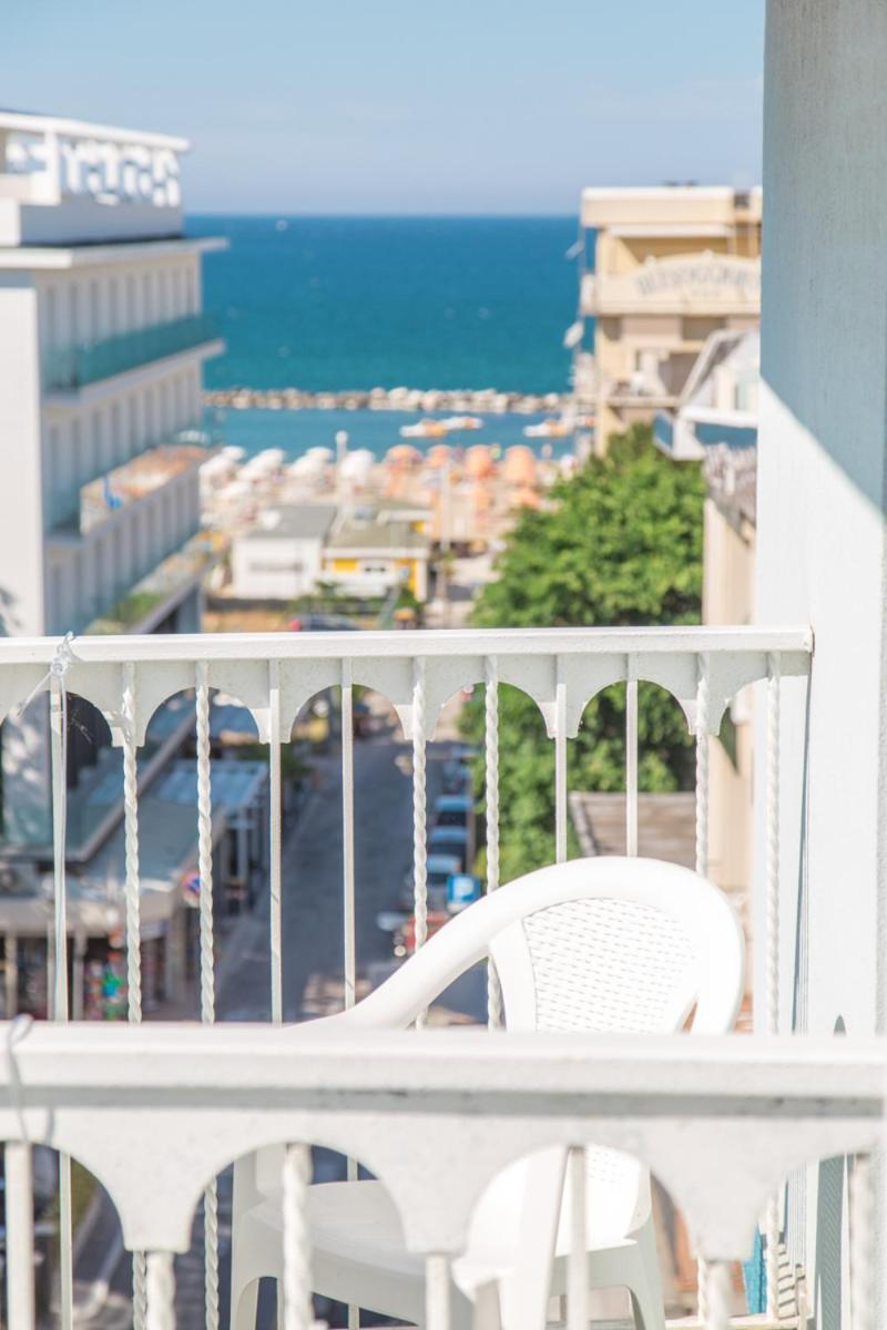Hotel Elite Cattolica Bagian luar foto