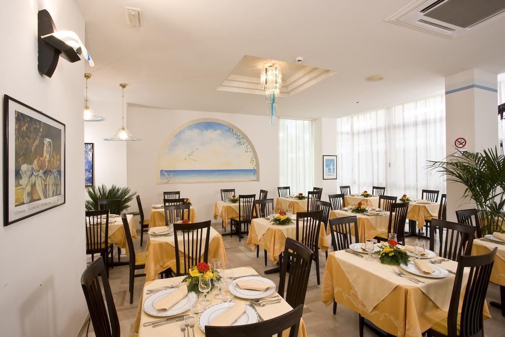 Hotel Elite Cattolica Bagian luar foto