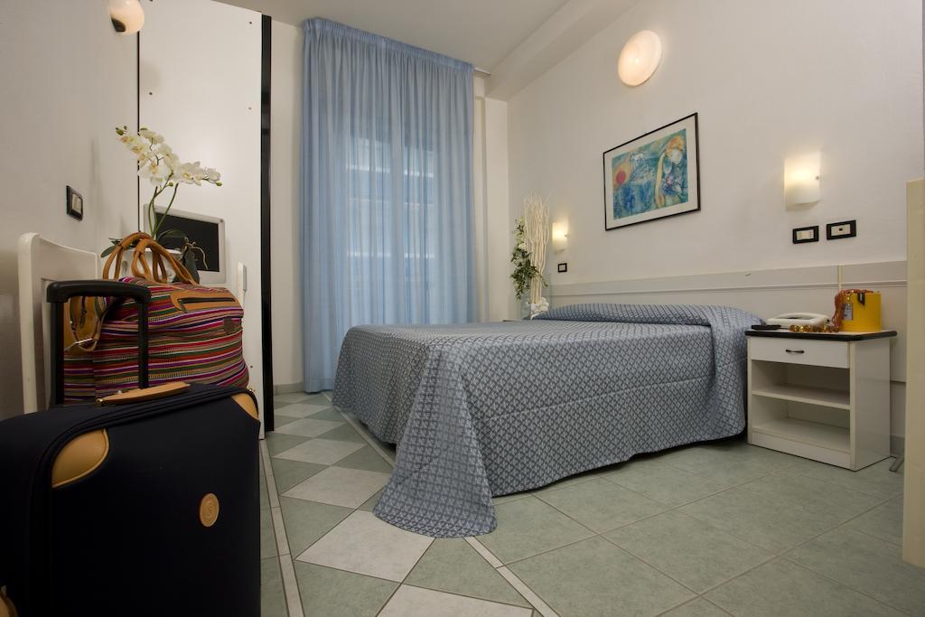 Hotel Elite Cattolica Ruang foto