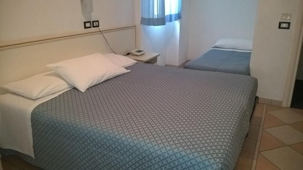 Hotel Elite Cattolica Bagian luar foto